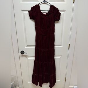 Elegant Burgundy Maxi Dress